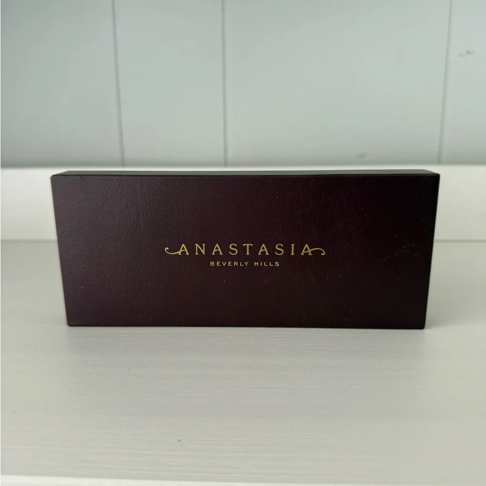 Anastasia Beverly Hills Jewel-Toned Eyeshadow Palette - Picture 2 of 8
